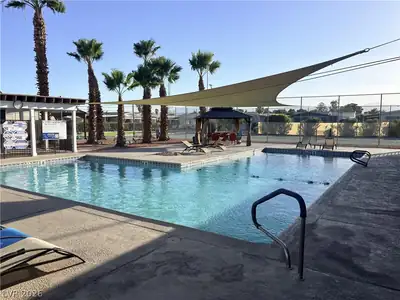 5107 Royal Avenue 235 Pool