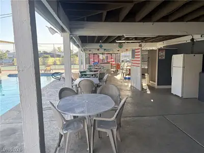 5107 Royal Avenue 235 Pool