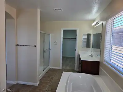 7668 Ambersnail Street, Las Vegas, NV 89139 Primary Bathroom