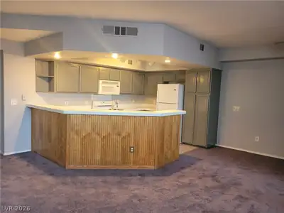 6917 COBRE AZUL Avenue 202 Kitchen