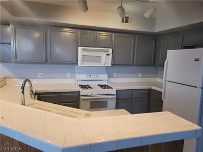 6917 COBRE AZUL Avenue 202 Kitchen
