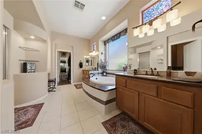 10545 Garden Light Drive, Las Vegas, NV 89135 Primary Bathroom