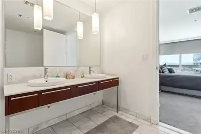 4471 Dean Martin Drive 2605 Primary Bathroom