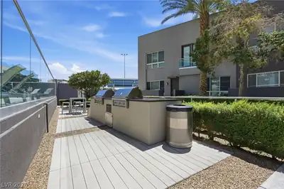 4575 Dean Martin Drive 2101 Patio