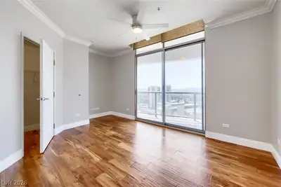 200 West Sahara Avenue 3906 Bedroom