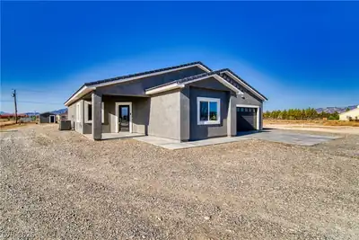 1501 Huracan Street, Pahrump, NV 89048 Front of Structure