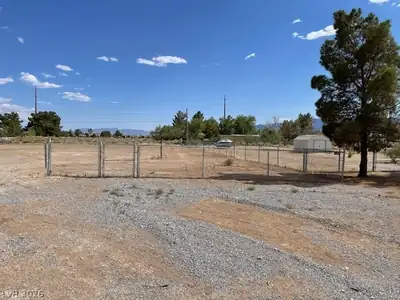1701 Dollar Street, Pahrump, NV 89048 Yard