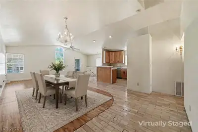 6040 North Monte Cristo Way Dining Area