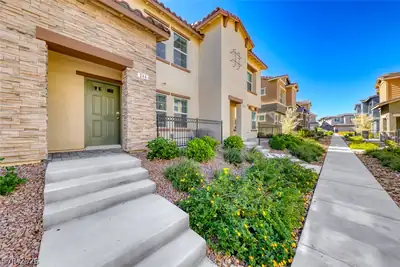 344 Pacific Sparrow Avenue, Henderson