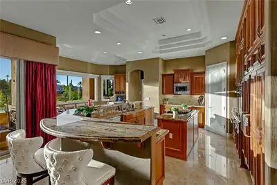 32 Via Siena Place, Henderson, NV 89011 Kitchen