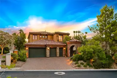 32 Via Siena Place, Henderson, NV 89011 Front of Structure