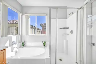723 Emerald Idol Place, Henderson, NV 89011 Primary Bathroom