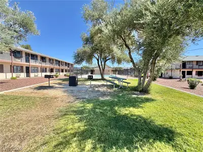 4955 Jeffreys Street 602 Yard