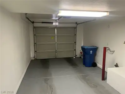 8476 Sewards Bluff Avenue Garage