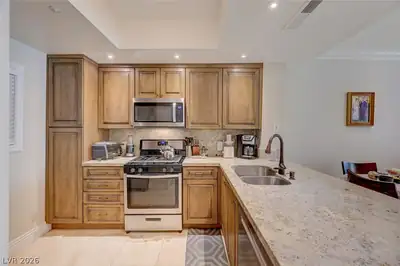 230 East Flamingo Road 106 Kitchen