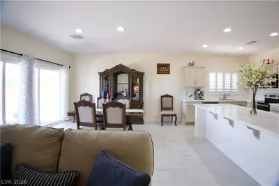 5730 East La Campana Drive Kitchen