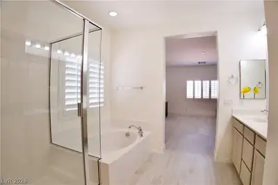 5730 East La Campana Drive Primary Bathroom