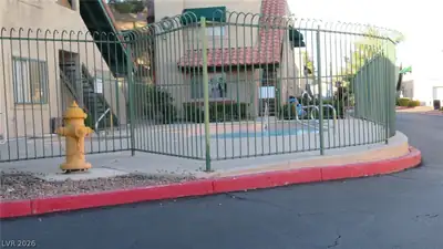 6750 DEL REY Avenue 166 Pool