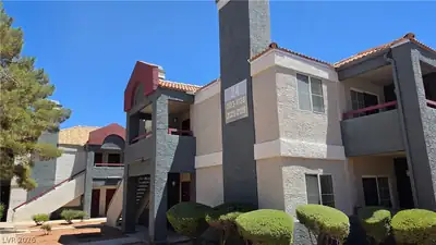 8600 CHARLESTON Boulevard 2124, Las Vegas
