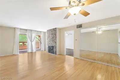 1901 Rio Canyon Court 102 Living Room