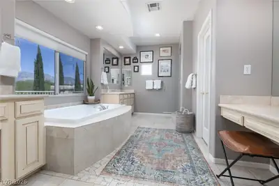 2715 Barrow Downs Street, Las Vegas, NV 89135 Primary Bathroom