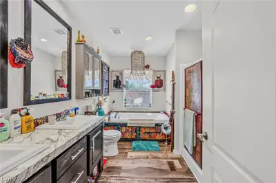 4031 East Cheyenne Way Primary Bathroom