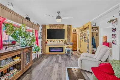 4031 East Cheyenne Way Living Room