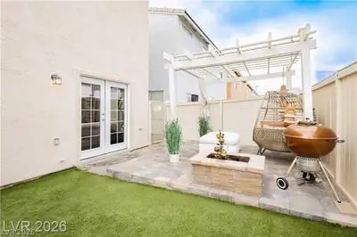 2054 Seattle Shore Street Patio
