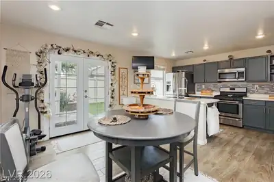2054 Seattle Shore Street Kitchen