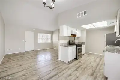 533 East Rolly Street Kitchen