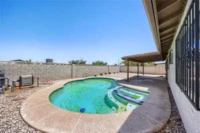 533 East Rolly Street Pool