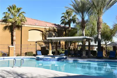 950 SEVEN HILLS Drive 523 Pool