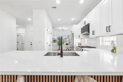 2153 Indigo Creek Avenue Kitchen