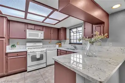 4914 Mozart Drive, Las Vegas, NV 89146 Kitchen