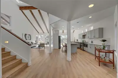 8941 Diamond Falls Drive Las Vegas, NV 89117