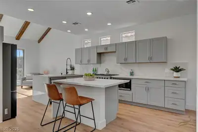 8941 Diamond Falls Drive, Las Vegas, NV 89117 Kitchen