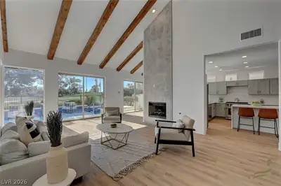 8941 Diamond Falls Drive, Las Vegas, NV 89117 Living Room