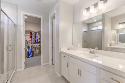 8580 Scalpay Street, Las Vegas, NV 89166 Primary Bathroom