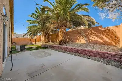 8136 Shady Glen Avenue, Las Vegas, NV 89131 Yard