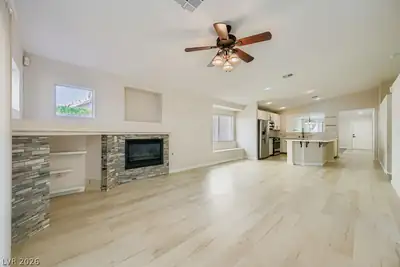 8136 Shady Glen Avenue, Las Vegas, NV 89131 Great Room