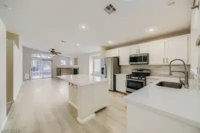 8136 Shady Glen Avenue, Las Vegas, NV 89131 Kitchen