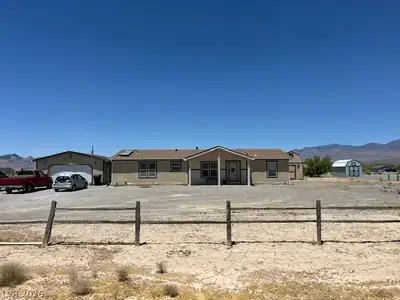 350 East Stagecoach Road Front of Structure