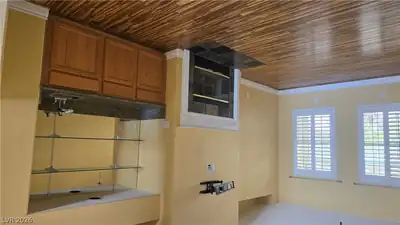 5161 Future Drive Living Room