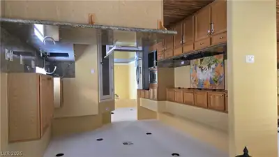 5161 Future Drive Kitchen