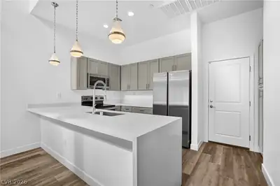 1118 Prospering Creek Street Kitchen