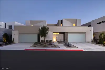 25 Falling Ridge Lane, Henderson, NV 89011 Front of Structure