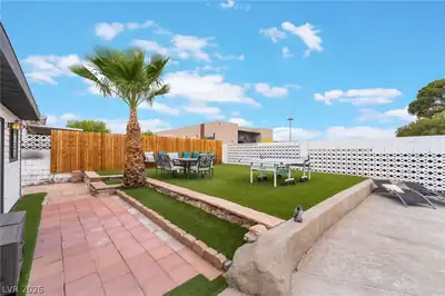 3992 Chinchilla Avenue, Las Vegas, NV 89121 Patio