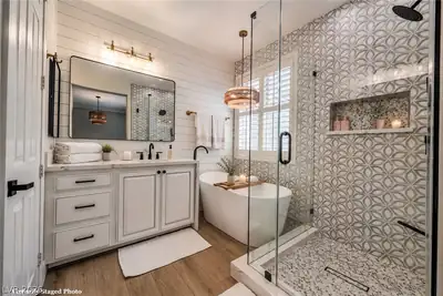 1061 Ambrosia Drive, Las Vegas, NV 89138 Primary Bathroom