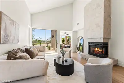 8921 Diamond Falls Drive Las Vegas, NV 89117