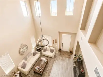 9724 University Ridge Avenue Living Room